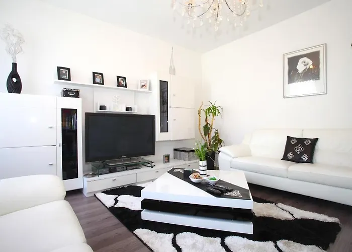 Private - Agency Apartment *